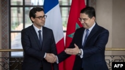 Les ministres des Affaires étrangères français et marocain Stéphane Séjourné (à g.) et Nasser Bourita à Rabat.
