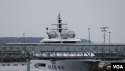Фото: заарештована яхта "Амадеа" в порту Еверетт, штат Вашингтон, Голос Америки