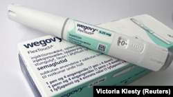Pictured here is an injection pen of Novo Nordisk's weight-loss drug Wegovy. (REUTERS/Victoria Klesty/illustrated archive photo)