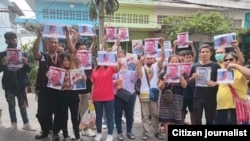 ထိုင်းနိုင်ငံမှာနေပြီး ကရင်ပြည်နယ်တွင်းက ပြည်သူ့ကာကွယ်ရေးအဖွဲ့တွေကို ထောက်ပံ့နေသူ ကိုသားဖောင်ဒေးရှင်းတည်ထောင်သူ စောသား (ခ)ကိုကျော်သူထွန်းသေဆုံးမှု ရင်ခွဲစစ်ဆေးရန်တောင်းဆိုနေသူများ။ (မတ်လ ၁၆၊ ၂၀၂၄/CJ)