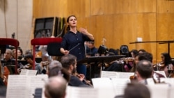 Українська диригентка про російський репертуар — інтерв’ю з Оксаною Линів. Відео