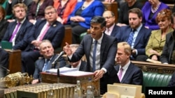 Le texte soumis au vote mardi à Londres vise à répondre aux objections de la Cour suprême britannique, qui a recalé le 15 novembre une précédente version du projet.