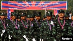 ၇၀ နှစ်မြောက် ကရင်အမျိုးသားအစည်းအရုံး (KNU) တည်ထောင်ခြင်း အခမ်းအနားအတွင်းတွေ့ရတဲ့ ကရင်အမျိုးသား ကာကွယ်ရေးတပ်ဖွဲ့ဝင်များ (ဇန်နဝါရီ ၃၁၊ ၂၀၁၉)