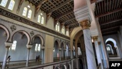 L'intérieur de l'ancienne cathédrale de Saint-Louis de Carthage.