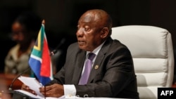 "Le refus délibéré de fournir des médicaments, du carburant, de la nourriture et de l'eau aux habitants de Gaza équivaut à un génocide", estime le président Cyril Ramaphosa.