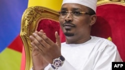 ARCHIVES - Le général Mahamat Idriss Deby lors de sa prestation de serment en tant que président de transition du Tchad, à N'Djamena, le 10 octobre 2022.