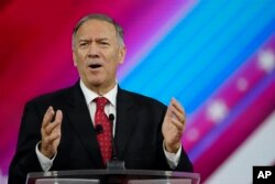 美国前国务卿蓬佩奥在佛罗里达州举行的一个保守派会议上讲话。（2022年2月25日）