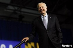 拜登总统在马里兰参加竞选集会，为民主党数位候选人助选。（2022年11月7日）