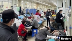 上海一家医院急诊室里的新冠病人 （2023年1月4日）