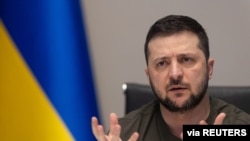 乌克兰总统泽连斯基2022年3月27日接受俄罗斯媒体的电话联访（路透社转发乌克兰总统新闻办公室照片）