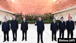 资料照：中共领导人习近平带领他的新班子到陕北参观延安革命纪念馆。（2022年10月27日）