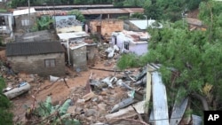 Des habitations emportées à Ntuzuma, près de Durban, en Afrique du Sud, le 12 avril 2022.