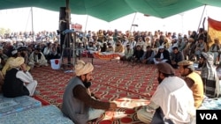 د بنو بکاخېل کې د وزيرستاني کډوالو احتجاجي پرلت