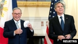 美国国务卿布林肯在华盛顿会晤到访的菲律宾外交部长洛欣。（2021年9月9日）