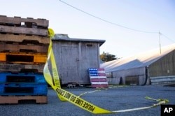 加利福尼州半月湾枪击现场附近的警戒线。(2023年1月24日)