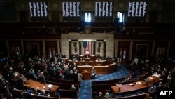 FAAYILII - Mana Maree Yunaaytid Isteets 