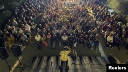 Palestinian American comedian, Joe Abousakher, preforms during the Palestine Comedy Festival in Jerusalem, August 25, 2022. (REUTERS/Sinan Abu)Mayzer