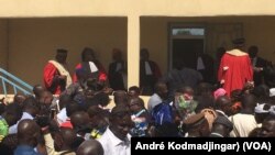 Palais de justice de N'Djamena, 11 trafiquants de drogue sont condamnés de 5 à 10 de prison, le 11 janvier 2018. (VOA/André Kodmadjingar) 