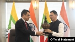 စစ်ကောင်စီရဲ့ စီးပွားရေးနှင့် ကူးသန်းရောင်းဝယ်ရေး ဝန်ကြီးဌာန ဒုတိယဝန်ကြီး ဦးမင်းမင်းနဲ့ အိန္ဒိယ ကူးသန်းရောင်းဝယ်ရေးနဲ့ စက်မှုလက်မှုဝန်ကြီး Jitin Prasada တို့ တွေ့ဆုံ၊ ဖေဖော်ဝါရီလလ ၁၄၊ ၂၀၂၅။ ဓာတ်ပုံ - Jitin Prasada / Twitter