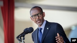 ARCHIVES - Le président rwandais Paul Kagame prend la parole lors des funérailles de l'ancien président kényan Daniel arap Moi, au stade Nyayo à Nairobi, au Kenya, le 11 février. 2020.