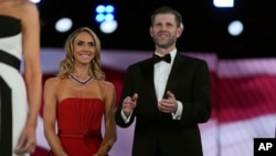 Лара Трамп и ее муж, сын Дональда Трампа, Эрик Трамп на «Балу свободы», 20 января 2025 года, Вашингтон