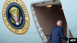 2023年9月7日，拜登在马里兰州安德鲁斯联合基地登上空军一号。