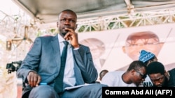 Le candidat sénégalais à la présidence, Ousmane Sonko, lors d'un débat organisé par le mouvement "Y'en a marre" à la maison de la culture Douta Seck, dans la capitale Dakar, le 21 février 2019, quelques jours avant les élections présidentielles.