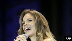 Хиллари Суонк на концерте в Грозном. 5 октября 2011 г.