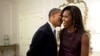 Barack Obama murmure à l'oreille de Michelle à l'hôtel Waldorf Astoria à New York City, le 21 septembre 2011. (Official White House Photo by Pete Souza)
