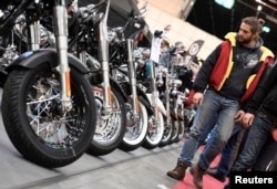 Harley-Davidson bikes are lined up at a bike fair in Hamburg, Germany, February 24, 2017. REUTERS/Fabian Bimmer