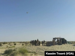 La Fama patrouille dans le cercle d'Ansongo, région de Gao, au Mali, le 13 mars 2017. (VOA/Kassim Traoré)