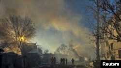 ရုရှား ဒရုန်းတွေ၊ မစ်ဇိုင်းဒုံးတွေနဲ့ ပစ်ခတ်တိုက်ခိုက်မှု ခံရတဲ့ ယူကရိန်း Kharkiv ဒေသ ( REUTERS/)