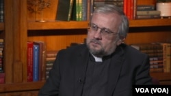 Архімандрит Кирило Говорун, професор еклезіології, міжнародних відносин та екуменізму у Богословській академії Св. Ігнатія (Швеція).