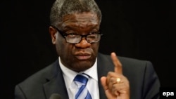 Le chirurgien congolais Denis Mukwege qui répare les femmes violées dans l’est de la RDC, 11 novembre 2011.