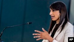 Речниця Пентагону Сабріна Сінгх 