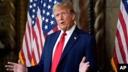 共和党总统候选人、前总统唐纳德·特朗普在他的海湖庄园发表讲话(2024年3月4日)