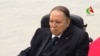 Le Président Bouteflika se recueille à la mémoire des martyrs de la guerre d'indépendance.