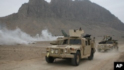 هاموې، پوځي گاډي دي چې امریکایي ځواکونه یې کاروي او افغان پوځ ته یې هم ورکړي دي.