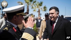 Le premier ministre libyen Fayez al-Sarraj à son arrivée à Tripoli le 30 mars 2016.
