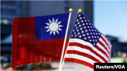 Флаги США и Тайваня