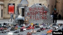 Інсталяція до роковин повномасштабної війни у Празі. Фото: Reuters