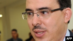 Taoufiq Bouachrine arrive au tribunal à Casablanca, le 23 octobre 2009.