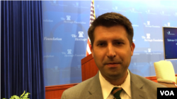 美国智库2049项目研究所研究员易思安2019年3月27日在传统基金会接受美国之音采访 （美国之音锺辰芳拍摄）