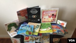 The DC Books from Birth program features a wide variety of books, many in dual languages. (J.Taboh, VOA)