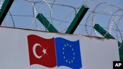 اوس هره ورځ ۷۵۰ نوي مهاجر ایټالیا ته او ٥٠ نوي مهاجر یونان ته داخلیږي.