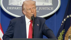 Президент США Дональд Трамп выступает в Министерстве юстиции США, 14 марта 2025 года