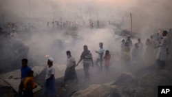 ဘင်္ဂလားဒေ့ရှ်နိုင်ငံ ကော့ဇ်ဘဇားရှိ Ukhiya ဒုက္ခသည်စခန်းမှာ မီးအကြီးအကျယ်လောင်ကျွမ်းပြီးတွေ့ရတဲ့ မြင်ကွင်း (မတ် ၅၊ ၂၀၂၃)