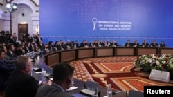 Les délégués aux pourparlers de paix sur la Syrie participent à une réunion à Astana, Kazakhstan, le 23 janvier 2017. (REUTERS/Mukhtar Kholdorbekov )