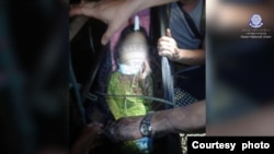 လေကြောင်းတိုက်ခိုက်မှုကြောင့် သေဆုံးသွားခဲ့တဲ့ကလေးငယ်၊ (Photo: KNU)
