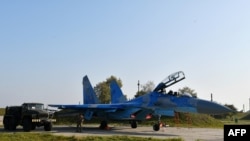 Un chasseur ukrainien Su-27 UB sur la base aérienne militaire de Starokostyantyniv, 12 octobre 2018.